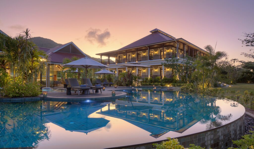 Luxury travel by market in Seychelles
