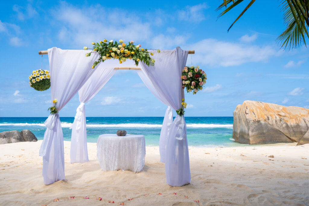 Mariage de luxe sur mesure aux Seychelles
