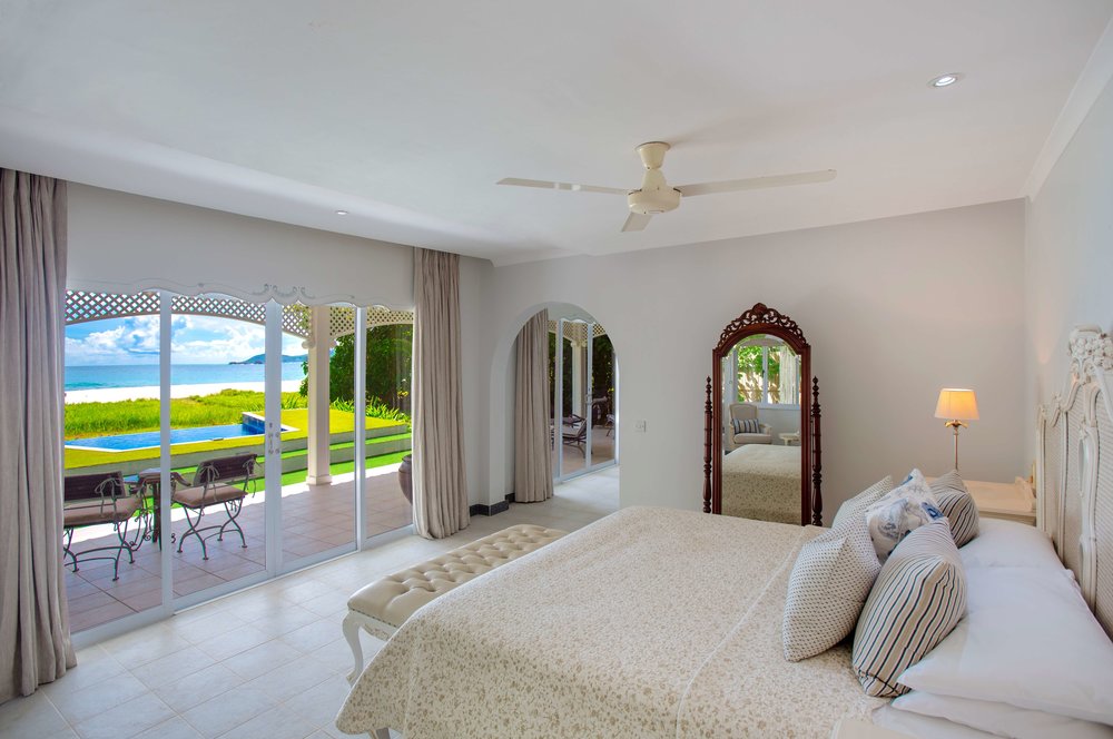 For an exclusive stay in a private villa in Seychelles 